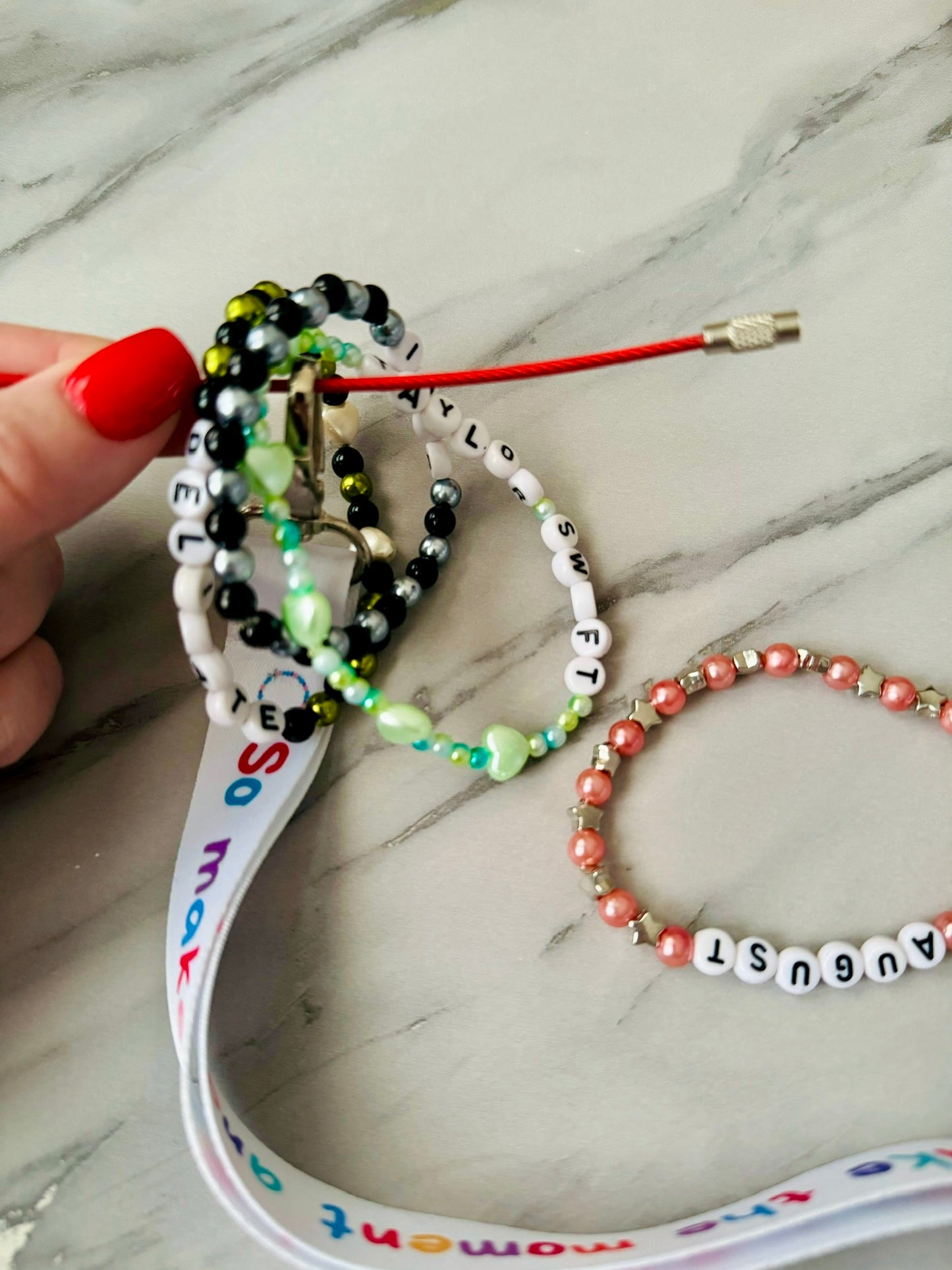 Bracelet lanyard with clip