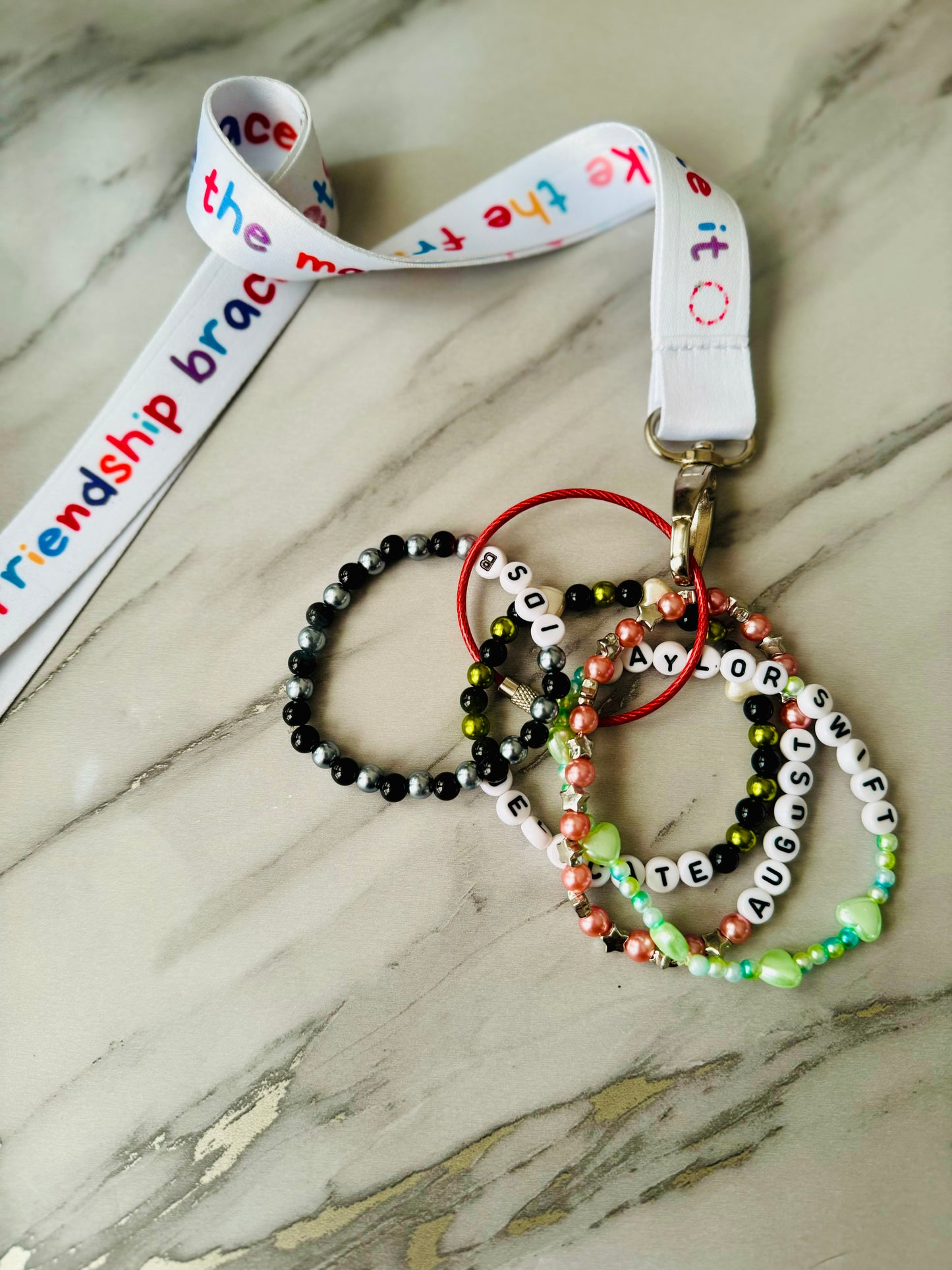 Bracelet lanyard with clip